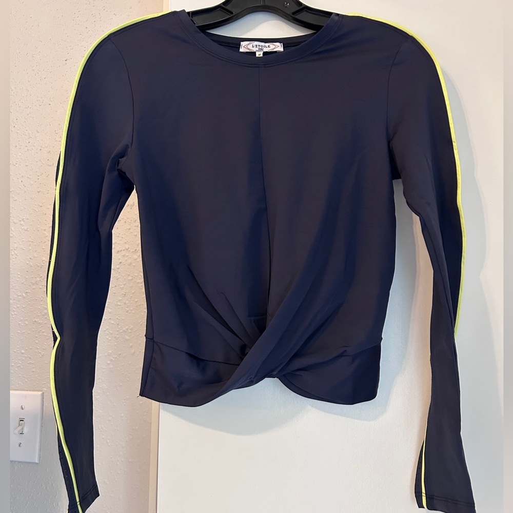 Size M L’Etoile Sport Navy Twist Long Sleeve Top Crop Activewear Tennis NWT - Picture 3 of 7